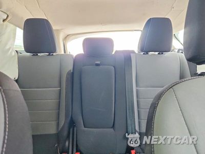Zdjęcie 10 z 14 samochodu: 2015 FORD ESCAPE SE VIN:1FMCU9GX5FUC11507 - miniatura
