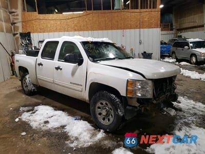 Czwarte zdjęcie samochodu z boku: 2013 CHEVROLET SILVERADO K1500 LS VIN:3GCPKREA3DG313978 - miniatura