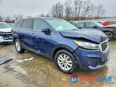 Czwarte zdjęcie samochodu z boku: 2019 KIA SORENTO LX V6 VIN:5XYPGDA57KG486587 - miniatura