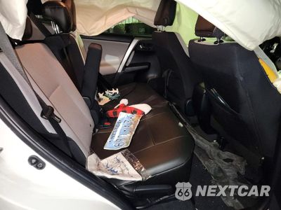 Zdjęcie 11 z 14 samochodu: 2018 TOYOTA RAV4 XLE VIN:JTMRFREV6JJ730053 - miniatura