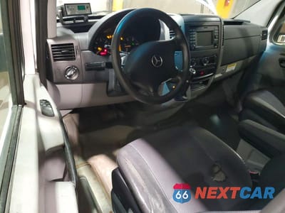 Zdjęcie 8 z 12 samochodu: 2015 MERCEDES BENZ SPRINTER 2500 REFRIGERATED DELIVERY VAN VIN:WD3PE8CC4F5960447 - miniatura