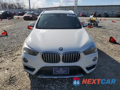 Piąte zdjęcie samochodu w środku: 2018 BMW X1 XDRIVE28I VIN:WBXHT3C33J5K30284 - miniatura