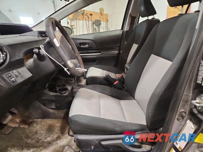 Zdjęcie 7 z 12 samochodu: 2015 TOYOTA PRIUS C VIN:JTDKDTB37F1107748 - miniatura