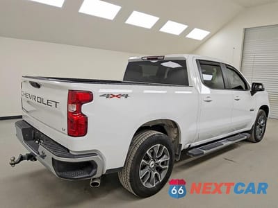 Trzecie zdjęcie samochodu z tyłu: 2024 CHEVROLET SILVERADO C1500 LT VIN:2GCPACED8R1144647 - miniatura