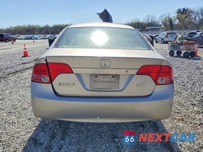 Zdjęcie 6 z 12 samochodu: 2006 HONDA CIVIC LX VIN:1HGFA165X6L035380 - miniatura