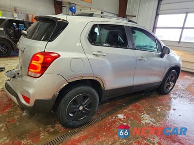 Trzecie zdjęcie samochodu z tyłu: 2021 CHEVROLET TRAX 1LT VIN:KL7CJPSB6MB320481 - miniatura