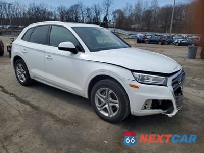 Czwarte zdjęcie samochodu z boku: 2018 AUDI Q5 PREMIUM VIN:WA1ANAFY3J2201447 - miniatura