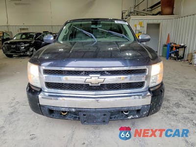 Piąte zdjęcie samochodu w środku: 2007 CHEVROLET SILVERADO K1500 CREW CAB VIN:2GCEK13C671704472 - miniatura