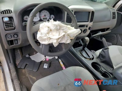 Zdjęcie 8 z 13 samochodu: 2005 FORD ESCAPE XLT VIN:1FMCU931X5KC90572 - miniatura