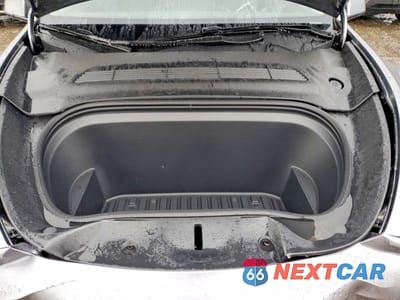 Zdjęcie 11 z 11 samochodu: 2025 TESLA MODEL Y VIN:7SAYGDEE5SF282315 - miniatura