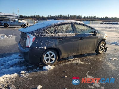 Trzecie zdjęcie samochodu z tyłu: 2015 TOYOTA PRIUS TWO VIN:JTDKN3DUXF0398903 - miniatura