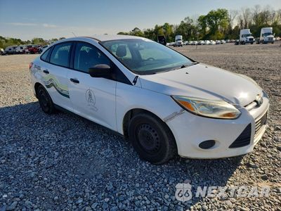 Czwarte zdjęcie samochodu z boku: 2012 FORD FOCUS S VIN:1FAHP3E27CL132191 - miniatura