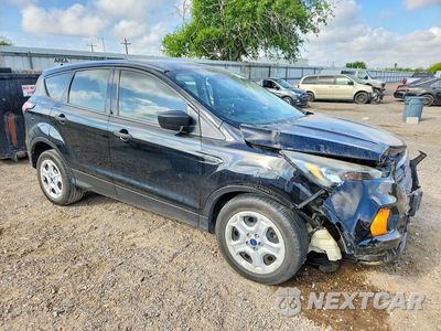 Czwarte zdjęcie samochodu z boku: 2018 FORD ESCAPE S VIN:1FMCU0F7XJUD04013 - miniatura