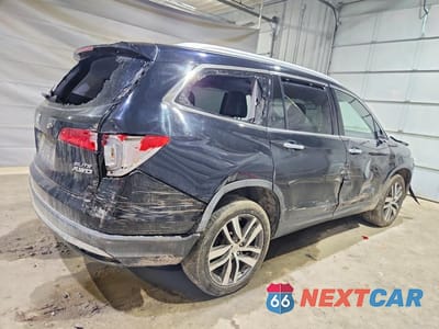 Trzecie zdjęcie samochodu z tyłu: 2018 HONDA PILOT ELITE VIN:5FNYF6H04JB044563 - miniatura