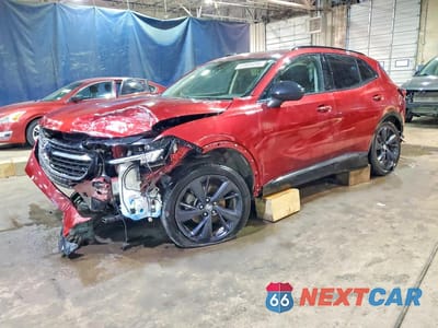 2023 BUICK ENVISION ESSENCE LRBFZPR40PD216172 - główne zdjęcie licytacji z USA - miniatura