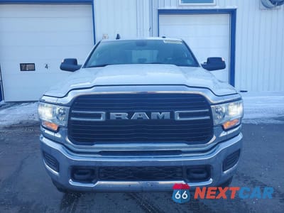Piąte zdjęcie samochodu w środku: 2021 RAM 2500 BIG HORN VIN:3C6UR5DL7MG542861 - miniatura