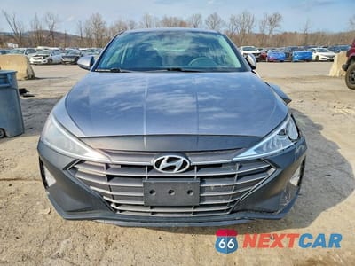 Piąte zdjęcie samochodu w środku: 2019 HYUNDAI ELANTRA SE VIN:KMHD74LF4KU855988 - miniatura