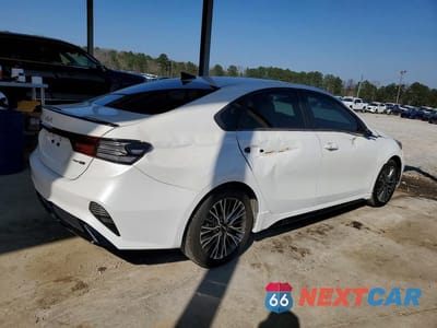 Trzecie zdjęcie samochodu z tyłu: 2022 KIA FORTE GT-LINE VIN:3KPF54AD8NE444990 - miniatura