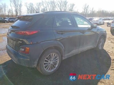 Trzecie zdjęcie samochodu z tyłu: 2018 HYUNDAI KONA SEL VIN:KM8K2CAA9JU131381 - miniatura