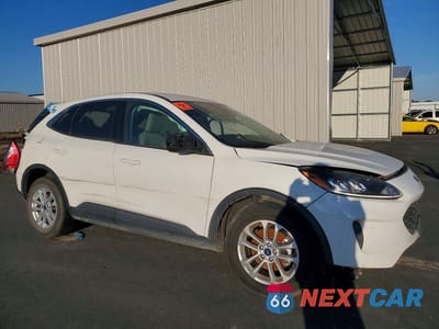 Czwarte zdjęcie samochodu z boku: 2021 FORD ESCAPE SE VIN:1FMCU9BZ1MUA22679 - miniatura