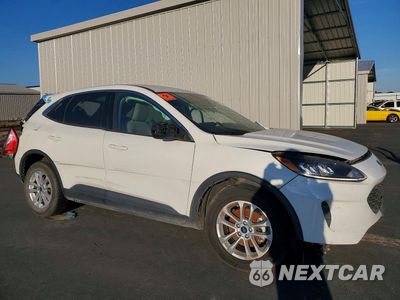 Czwarte zdjęcie samochodu z boku: 2021 FORD ESCAPE SE VIN:1FMCU9BZ1MUA22679 - miniatura