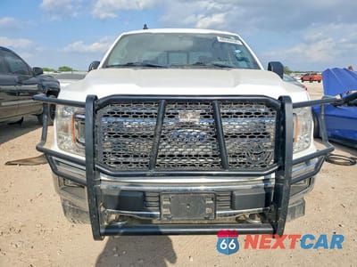 Piąte zdjęcie samochodu w środku: 2019 FORD F150 XLT 4WD 5.0L V8 CREW CAB VIN:1FTFW1E57KKE33017 - miniatura
