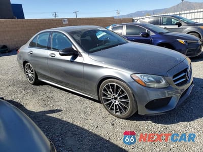 Czwarte zdjęcie samochodu z boku: 2018 MERCEDES-BENZ C 300 VIN:55SWF4JB4JU282046 - miniatura