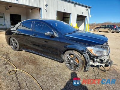 Czwarte zdjęcie samochodu z boku: 2014 MERCEDES-BENZ CLA 250 4MATIC VIN:WDDSJ4GB6EN135097 - miniatura