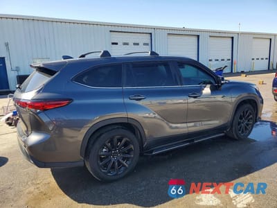 Trzecie zdjęcie samochodu z tyłu: 2023 TOYOTA HIGHLANDER XLE VIN:5TDKDRAH8PS004858 - miniatura