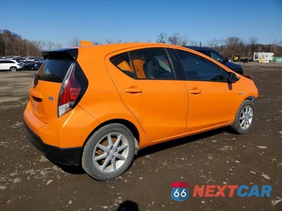 Trzecie zdjęcie samochodu z tyłu: 2017 TOYOTA PRIUS C ONE VIN:JTDKDTB33H1592358 - miniatura