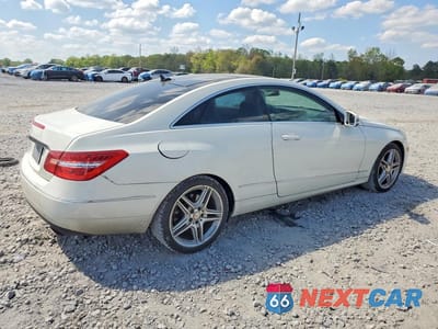 Trzecie zdjęcie samochodu z tyłu: 2011 MERCEDES-BENZ E 350 VIN:WDDKJ5GB5BF073493 - miniatura