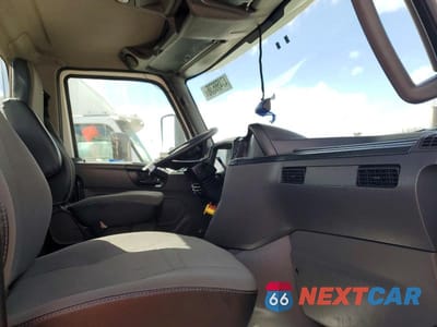 Piąte zdjęcie samochodu w środku: 2019 INTERNATIONAL LT625 VIN:3HCDZTZR1KL374250 - miniatura