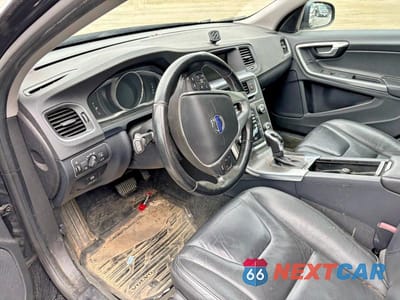 Zdjęcie 9 z 10 samochodu: 2014 VOLVO S60 T5 VIN:YV1612FS8E1292956 - miniatura