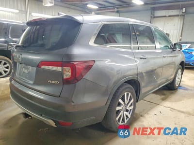 Trzecie zdjęcie samochodu z tyłu: 2021 HONDA PILOT EXL VIN:5FNYF6H5XMB066664 - miniatura
