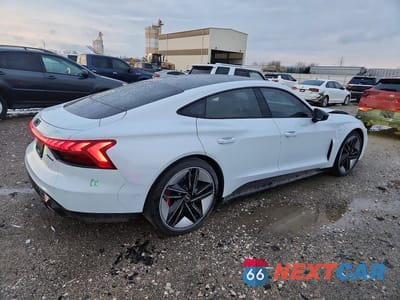 Trzecie zdjęcie samochodu z tyłu: 2022 AUDI RS E-TRON GT VIN:WAUAHBFW9N7904638 - miniatura