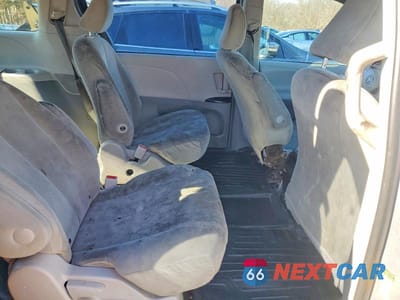 Zdjęcie 11 z 12 samochodu: 2014 TOYOTA SIENNA L 7-PASSENGER VIN:5TDZK3DC8ES470014 - miniatura