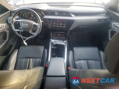 Zdjęcie 8 z 13 samochodu: 2019 AUDI E-TRON PRESTIGE VIN:WA1VAAGE2KB005762 - miniatura
