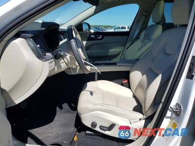 Zdjęcie 7 z 13 samochodu: 2025 VOLVO XC60 CORE VIN:YV4M12RJ5S1106783 - miniatura