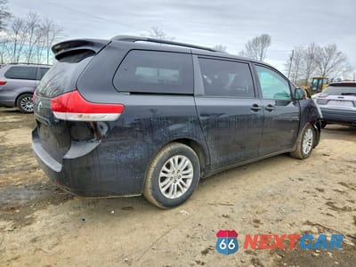 Trzecie zdjęcie samochodu z tyłu: 2013 TOYOTA SIENNA VIN:5TDYK3DC1DS290447 - miniatura