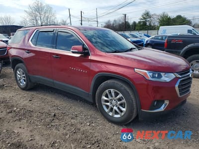 Czwarte zdjęcie samochodu z boku: 2020 CHEVROLET TRAVERSE LT VIN:1GNEVGKW6LJ297346 - miniatura