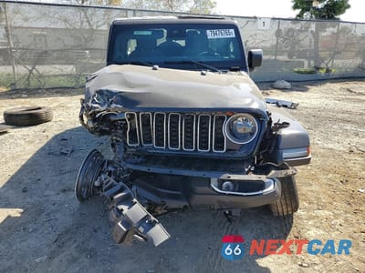 Piąte zdjęcie samochodu w środku: 2025 JEEP WRANGLER SAHARA VIN:1C4PJXEG8SW549956 - miniatura
