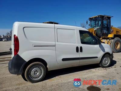 Trzecie zdjęcie samochodu z tyłu: 2019 RAM PROMASTER CITY UTILITY / SERVICE VAN VIN:ZFBHRFAB7K6M28047 - miniatura