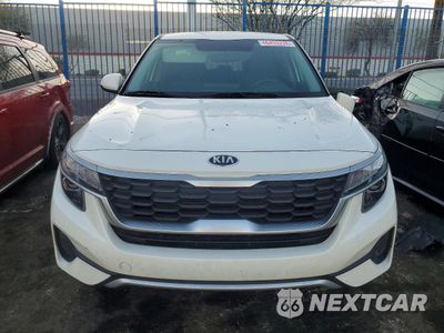 Piąte zdjęcie samochodu w środku: 2021 KIA SELTOS LX VIN:KNDEPCAA3M7098271 - miniatura