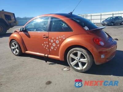 Drugie zdjęcie samochodu z przodu: 2010 VOLKSWAGEN NEW BEETLE VIN:3VWPW3AG1AM006993 - miniatura