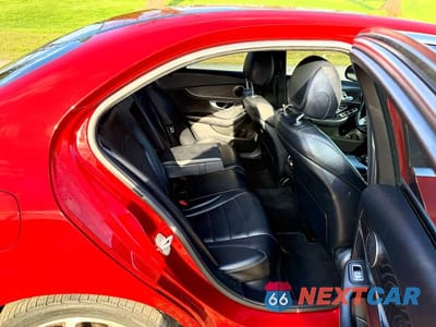 Zdjęcie 6 z 10 samochodu: 2016 MERCEDES-BENZ C 300 VIN:55SWF4JB9GU111608 - miniatura