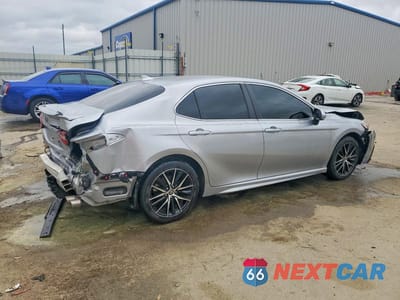 Trzecie zdjęcie samochodu z tyłu: 2024 TOYOTA CAMRY SE VIN:4T1G11AK2RU884316 - miniatura