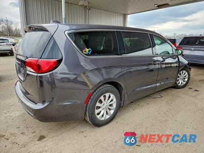 Trzecie zdjęcie samochodu z tyłu: 2019 CHRYSLER PACIFICA TOURING PLUS VIN:2C4RC1FG7KR541239 - miniatura