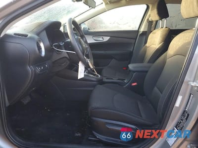 Zdjęcie 7 z 12 samochodu: 2023 KIA FORTE LXS VIN:3KPF24AD1PE613596 - miniatura