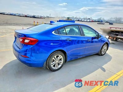 Trzecie zdjęcie samochodu z tyłu: 2019 CHEVROLET CRUZE LT VIN:1G1BE5SM6K7108794 - miniatura