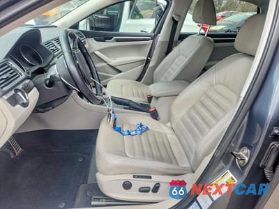 Zdjęcie 7 z 12 samochodu: 2017 VOLKSWAGEN PASSAT SEL PREMIUM VIN:1VWCT7A32HC018108 - miniatura